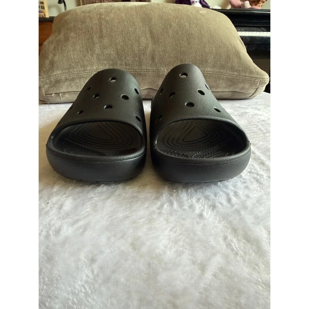 CROCS classic slides
